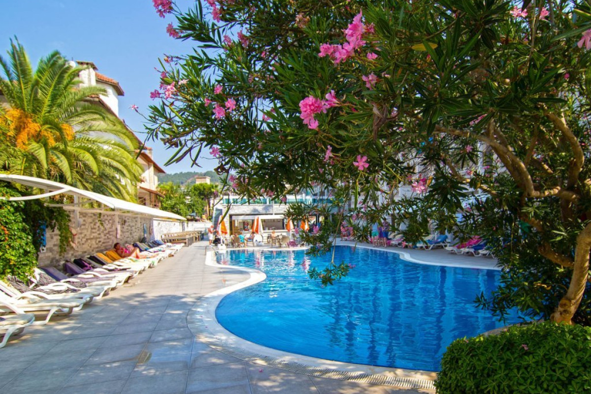MIRAGE WORLD HOTEL