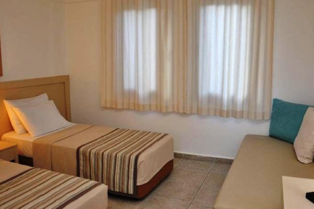 IZER BEACH CLUB HOTEL (Torba)