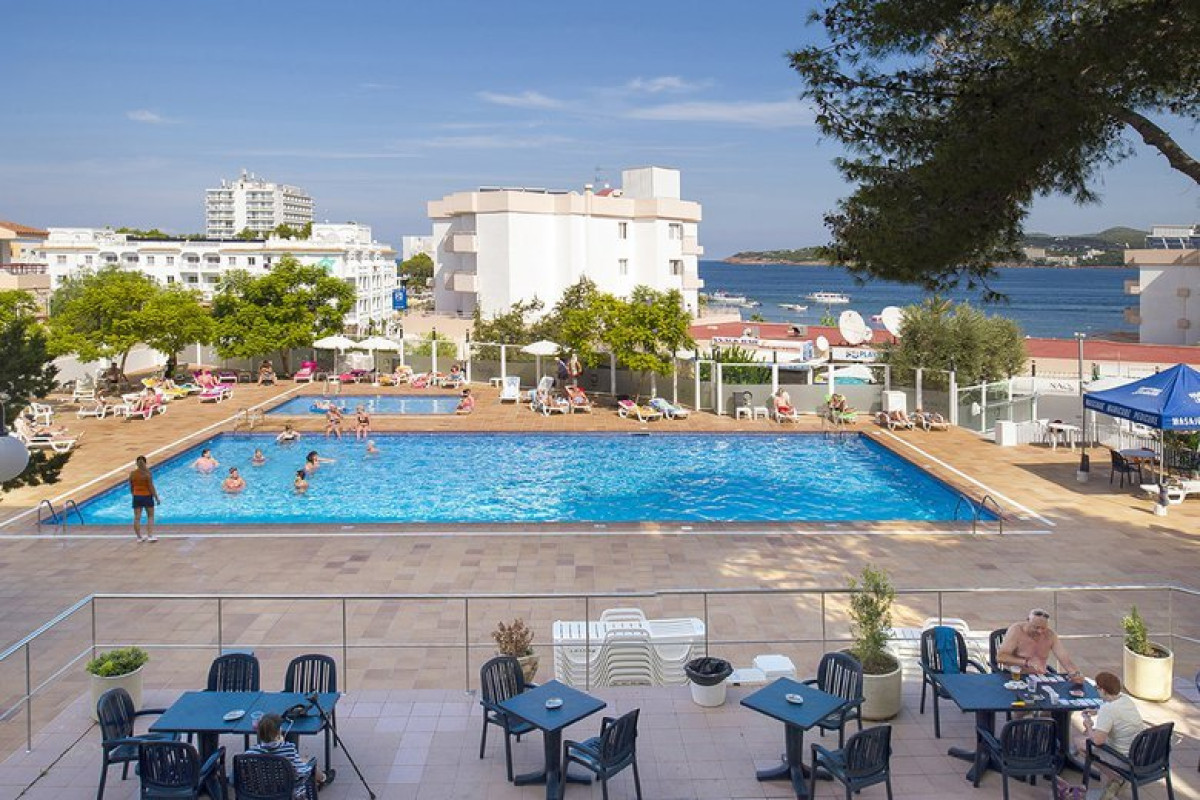 VIBRA RIVIERA HOTEL