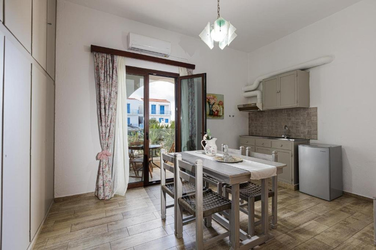 Kasteli Studios and Apartments (C)