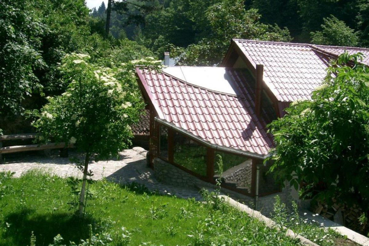 PENSIUNEA REM s