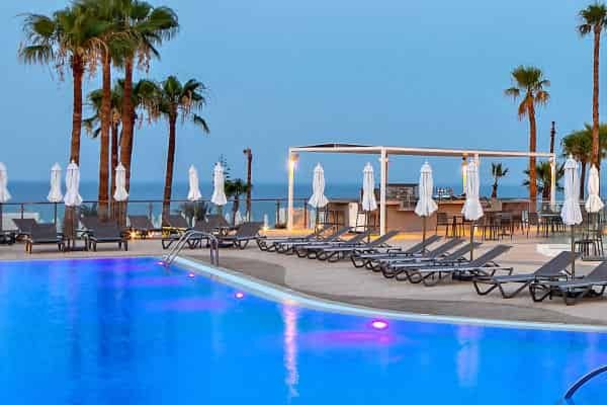 Leonardo Crystal Cove by the Sea (Adults only, 16+)