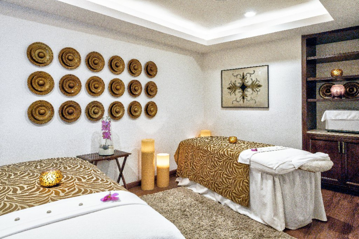 Royal Hideaway Playacar
