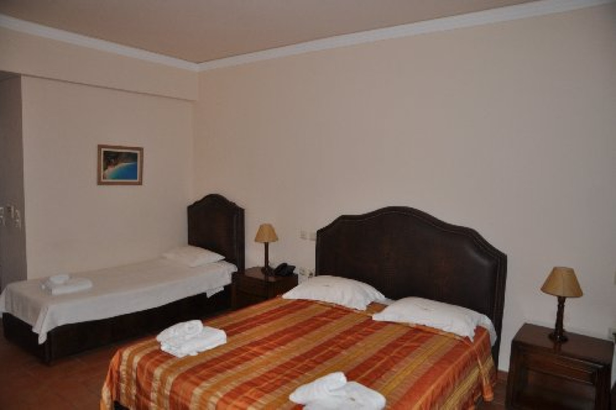 Tesoro Hotel (Nikiana) (F)