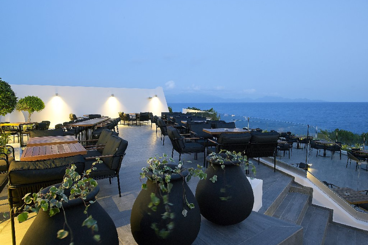 Dimitra Beach Hotel and Suites (Agios Fokas)