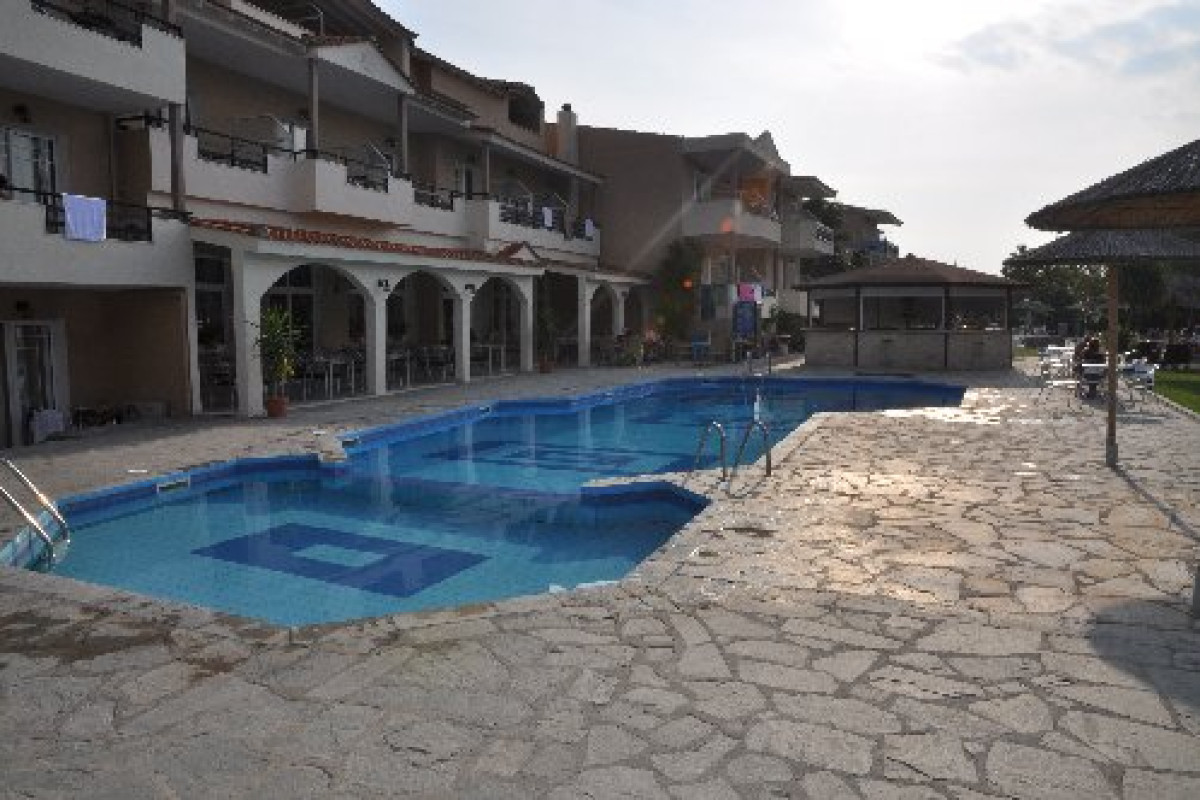 Rachoni Bay -  Resort (Skala Rachoni)
