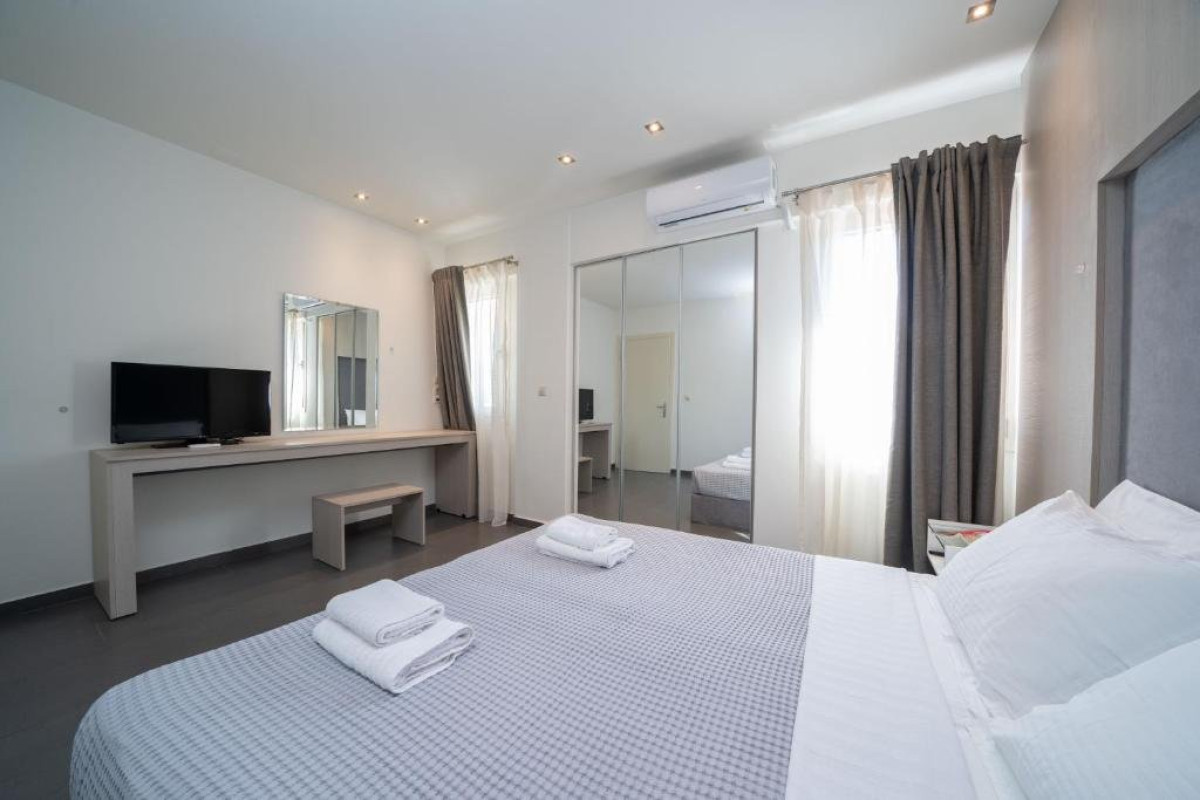 Makris Yialos Apartments