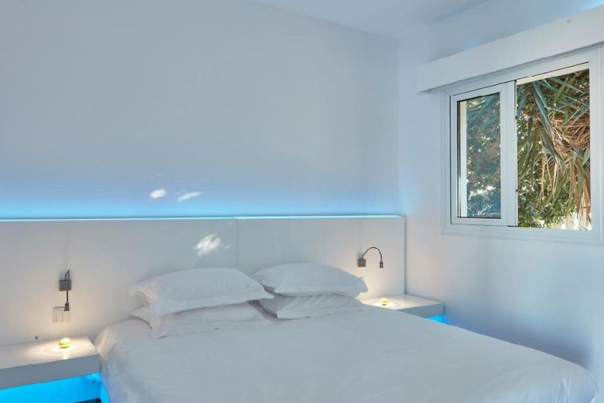 SO WHITE CLUB RESORT