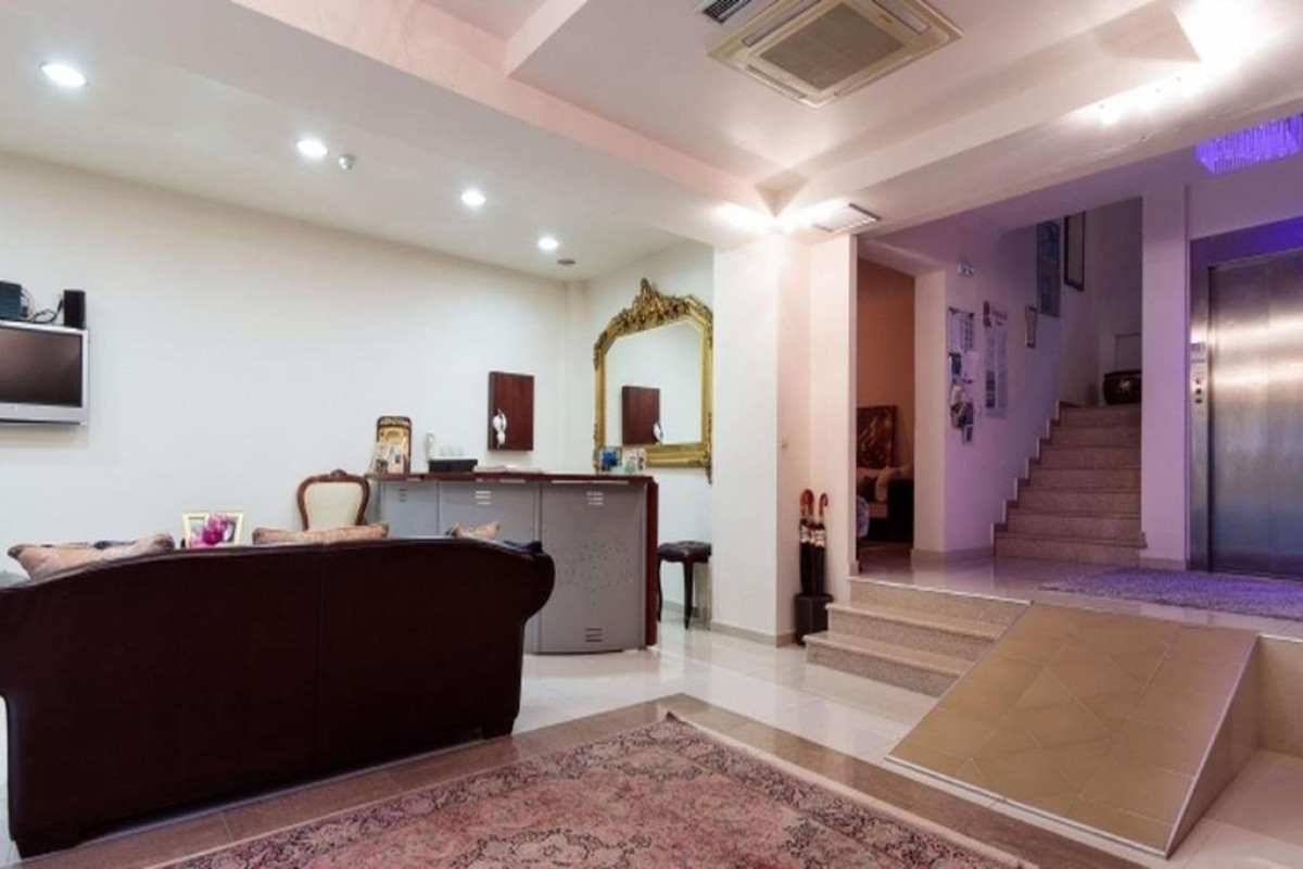 Christina Hotel