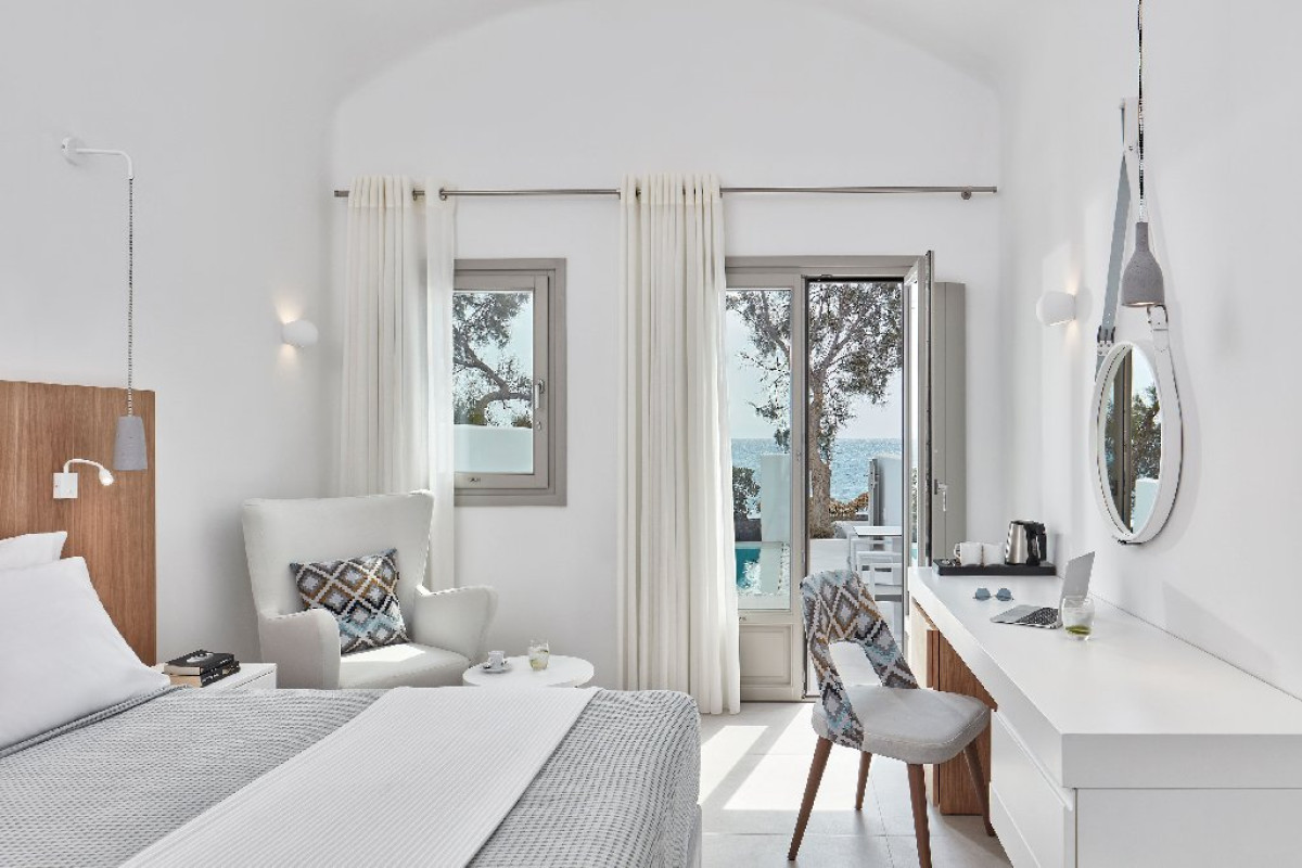 Costa Grand (Kamari - Santorini)