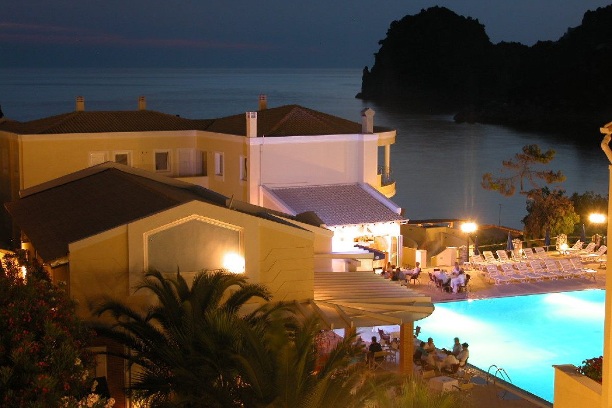 ITHEA SUITES HOTEL (Ermones) (C)