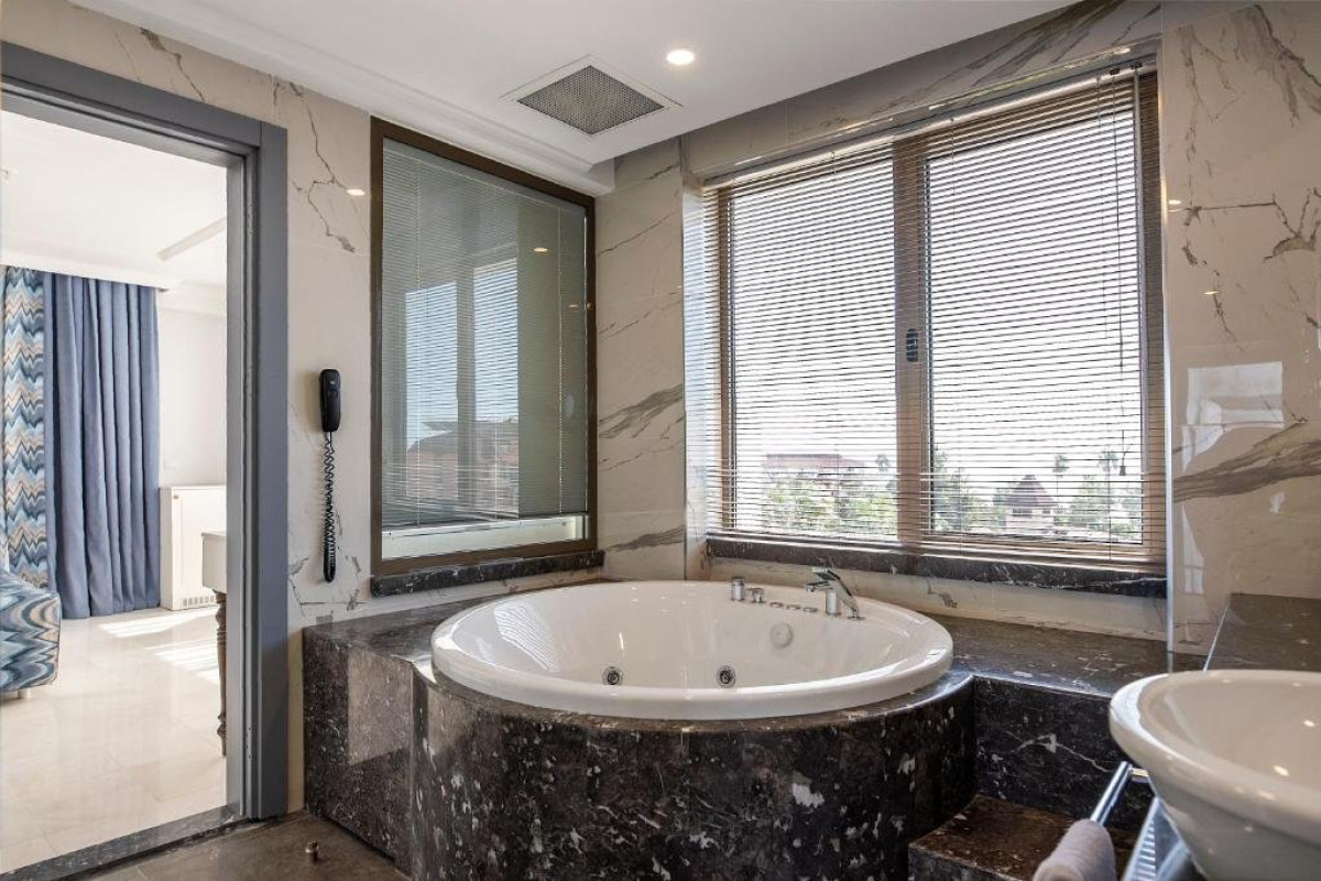 BLUE MARLIN DELUXE SPA RESORT