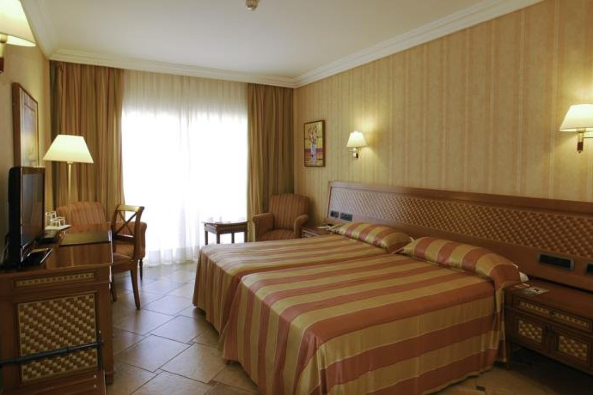 CORDIAL MOGAN PLAYA 4*