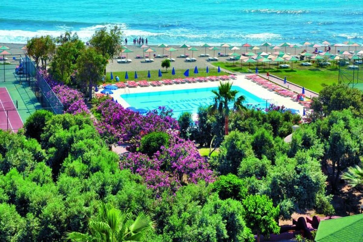 MC MAHBERI BEACH HOTEL