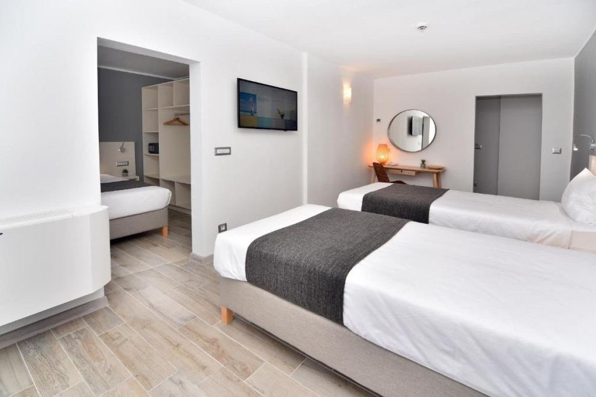 I Hotel