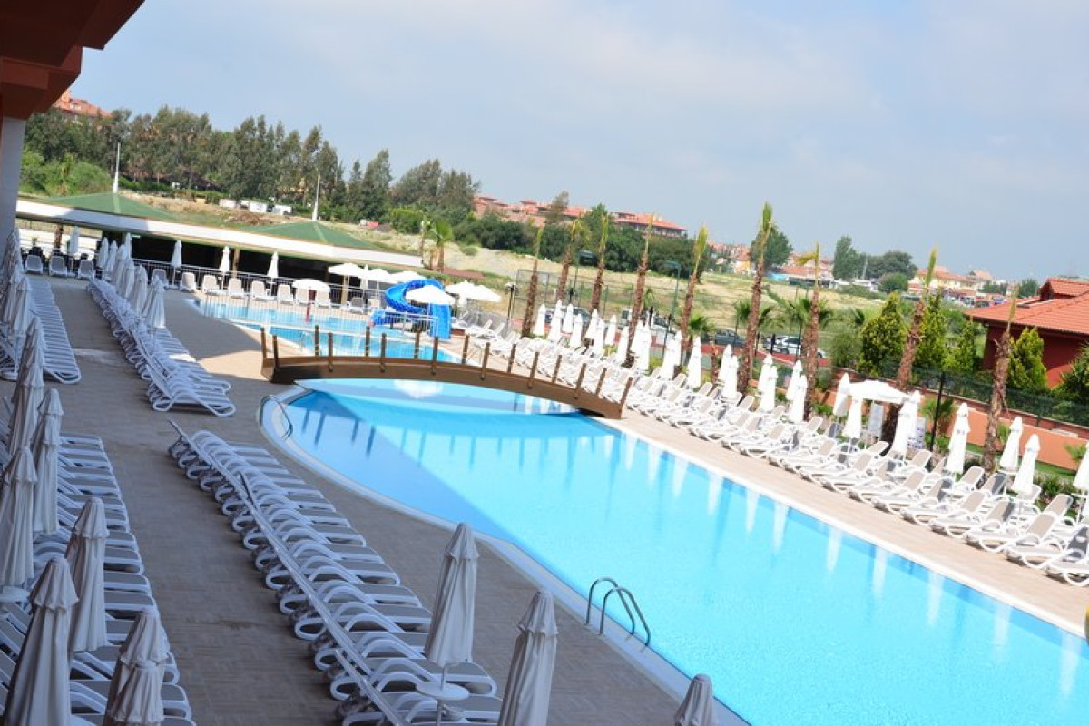 CLUB SIDE COAST HOTEL