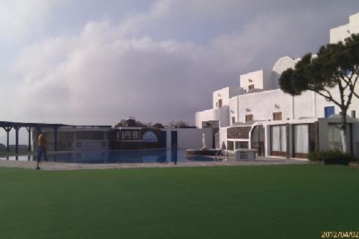 Santorini  Palace