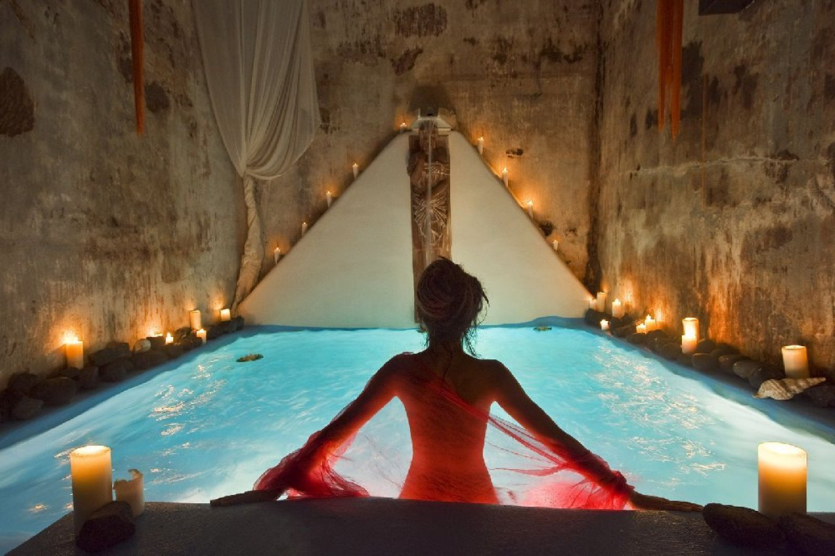 Suites of the Gods Cave Spa Hotel (Megalochori - Santorini)