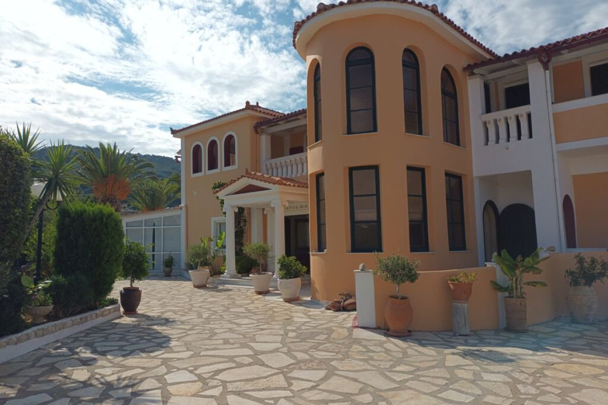Matilda Hotel (Vassilikos)