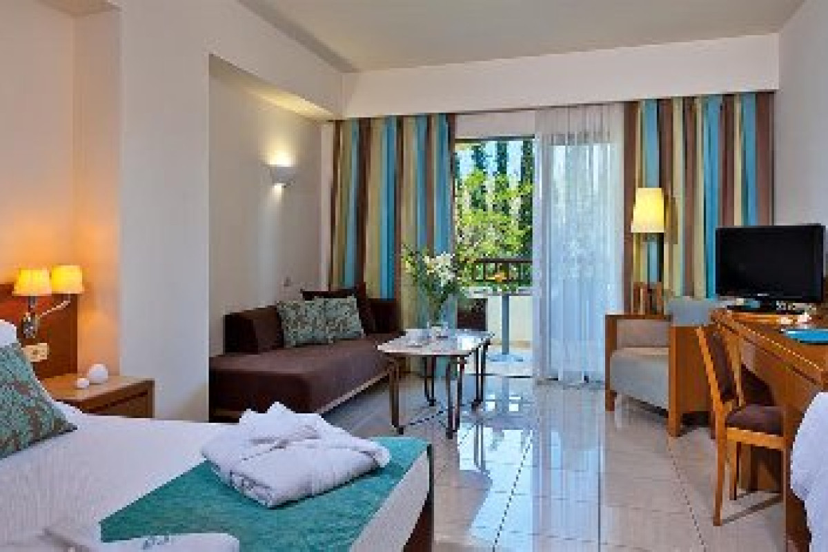Minoa Palace Resort  Spa (C)