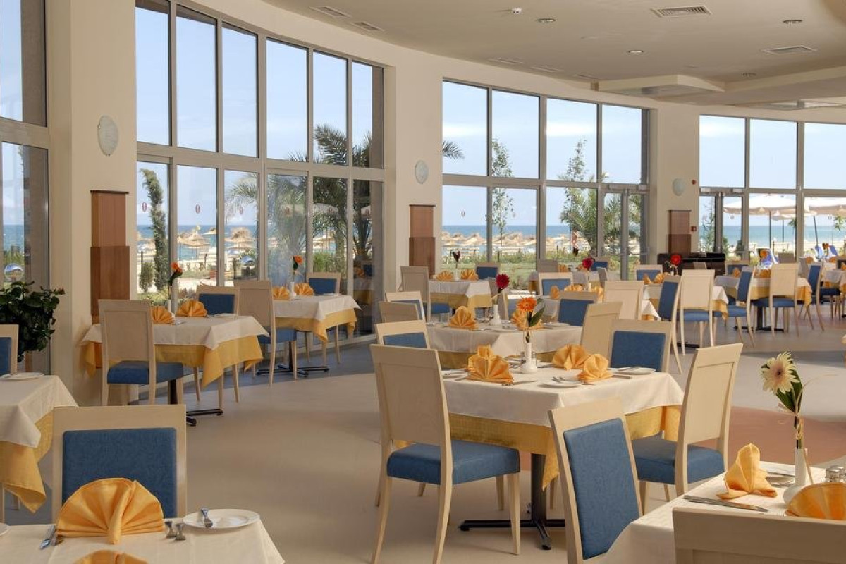 SOL LUNA BAY RESORT