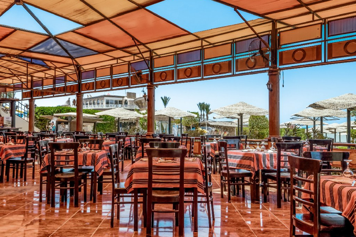 AMC ROYAL HOTEL (Recomandat 4*)