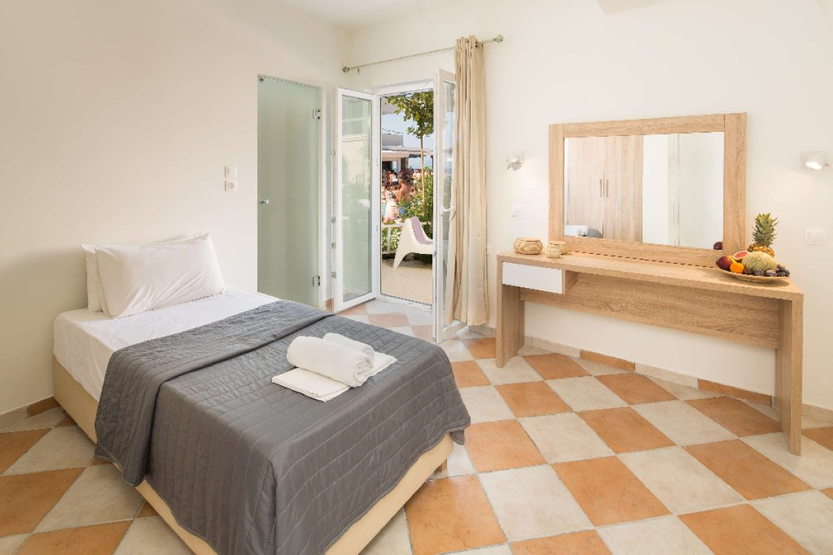 Paralia Studios (Kavos)