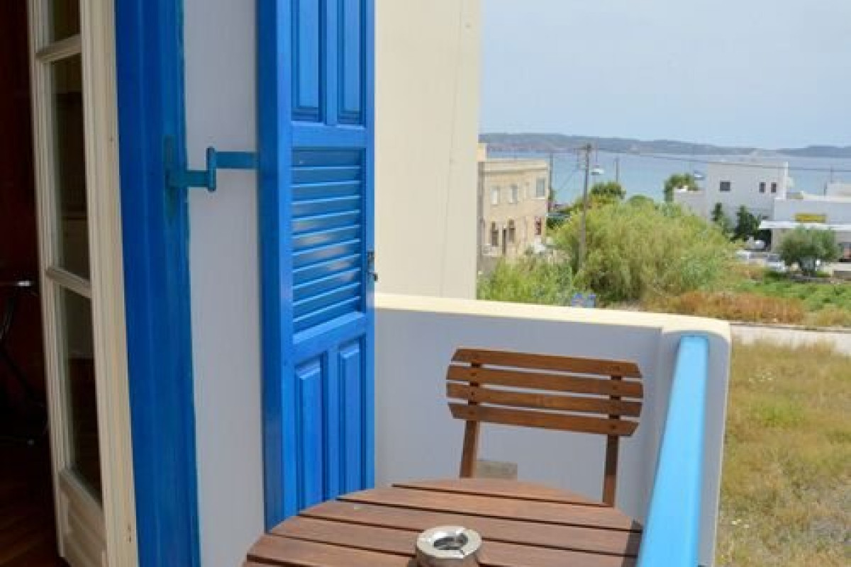 Finikas Studios - Adamas (Milos)