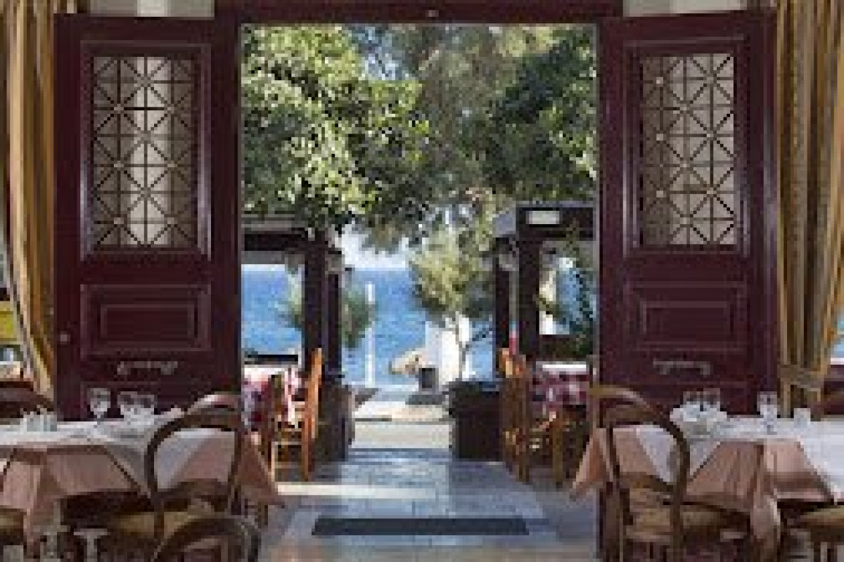 Veggera Hotel (Perissa Santorini)