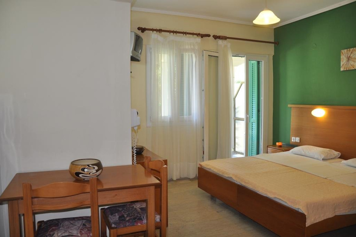 Ionian Paradise Studios Apartments (Nidri)