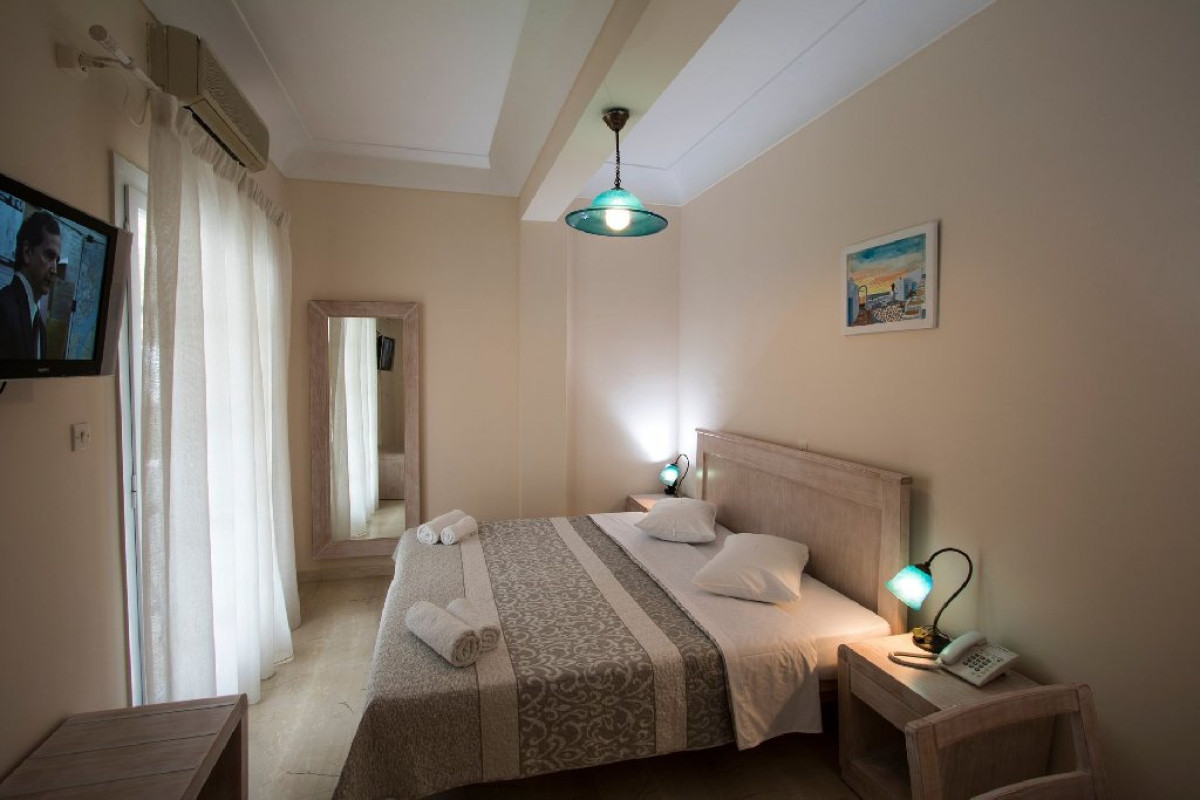 Andreas Hotel (Kamari Santorini)