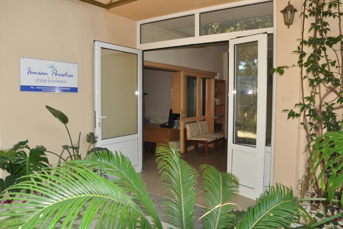 Ionian Paradise Studios Apartments (Nidri)