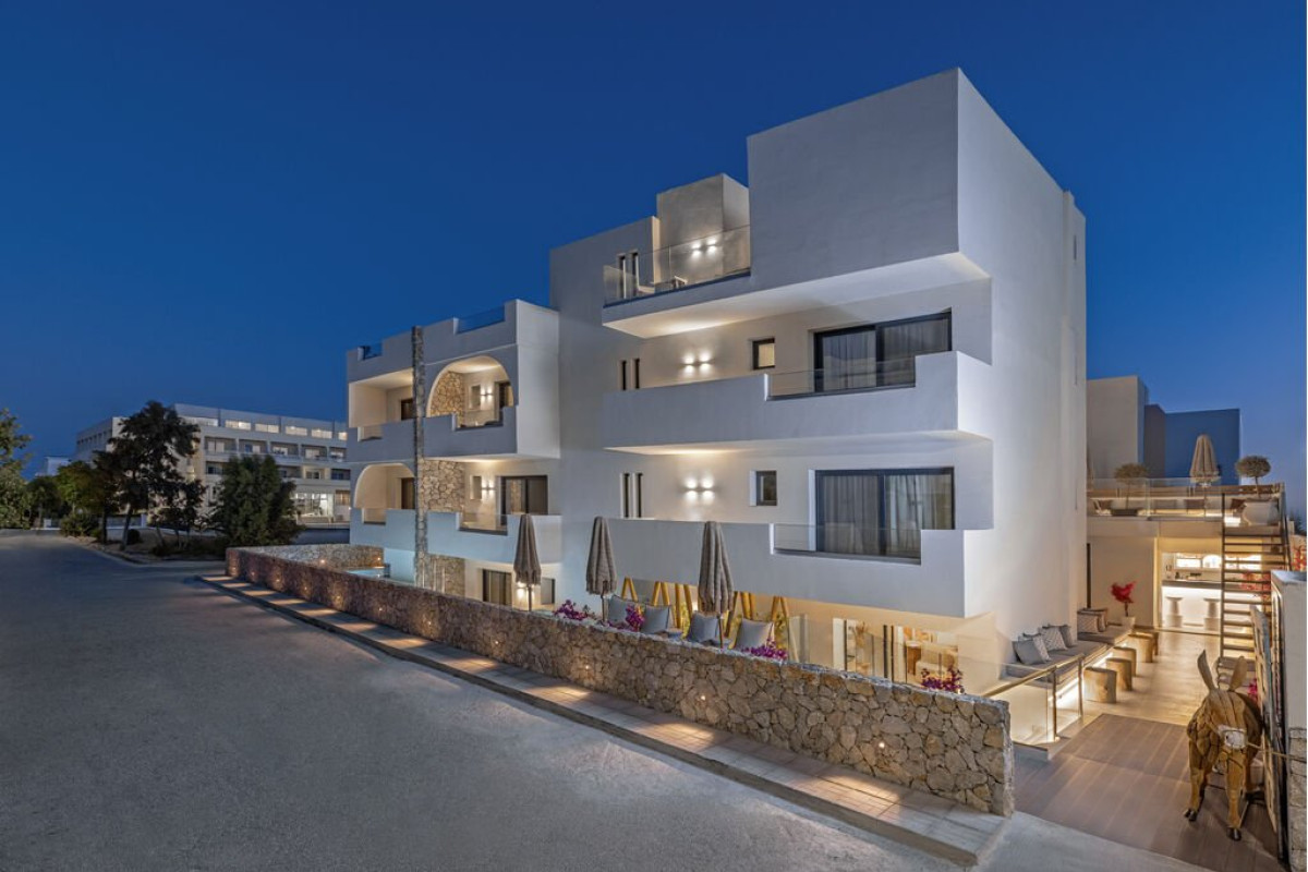 Cabana White Boutique Hotel and Suites