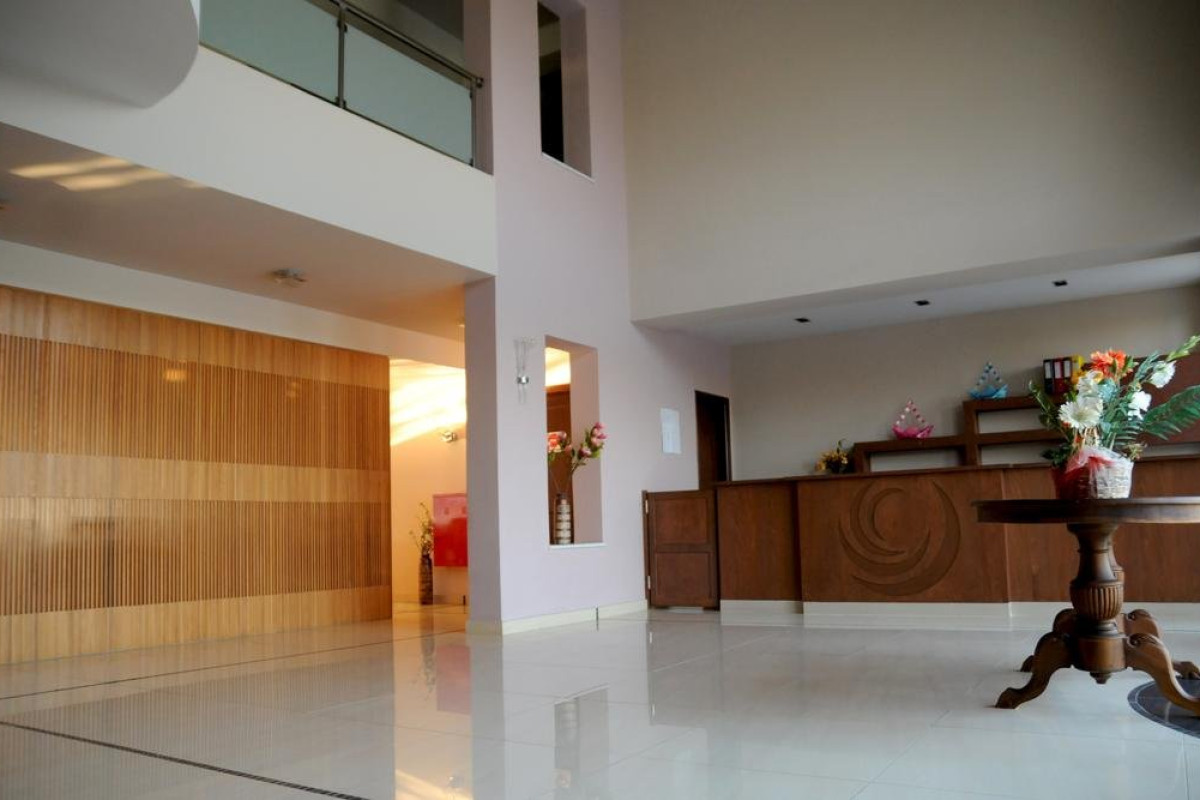 CHRISPY WORLD HOTEL (K)