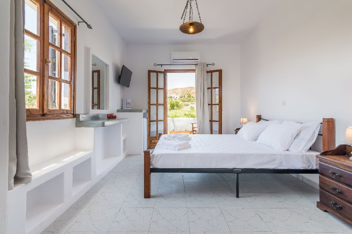 Takiss Rooms - Pollonia (Milos)