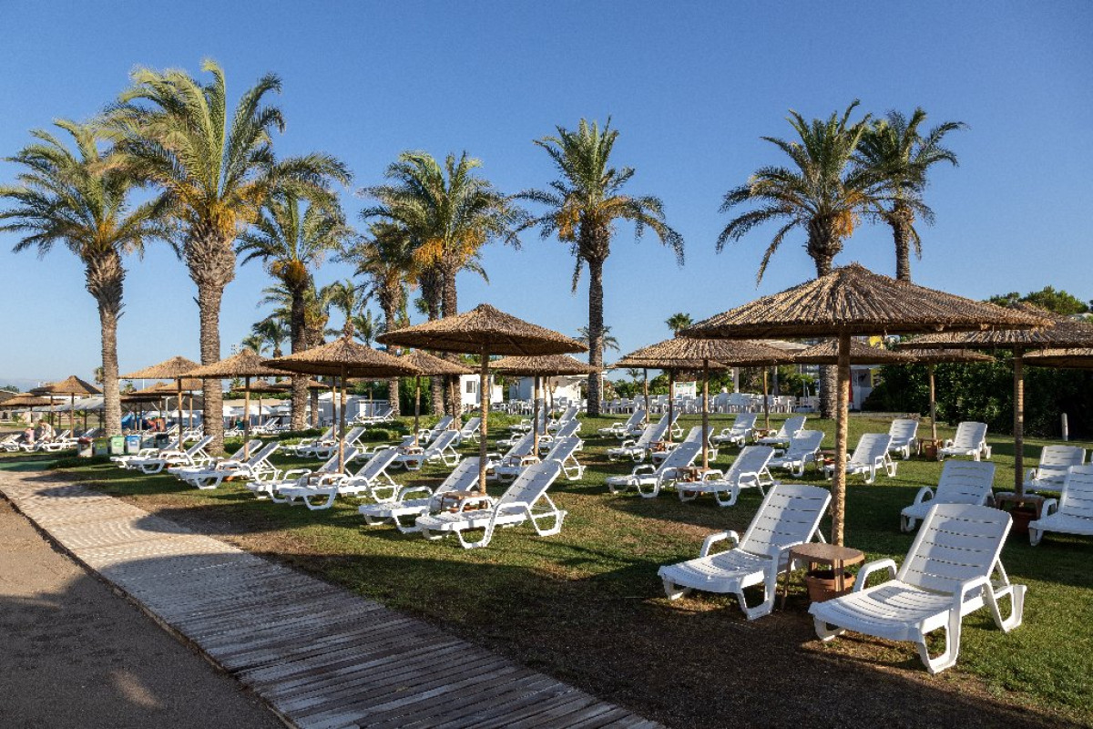 MIRACLE RESORT