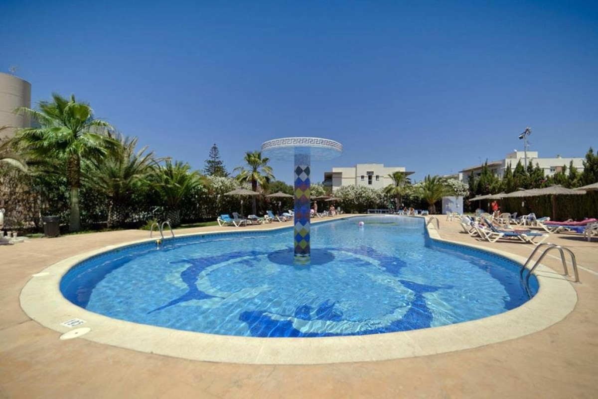 VIBRA BAY APARTHOTEL