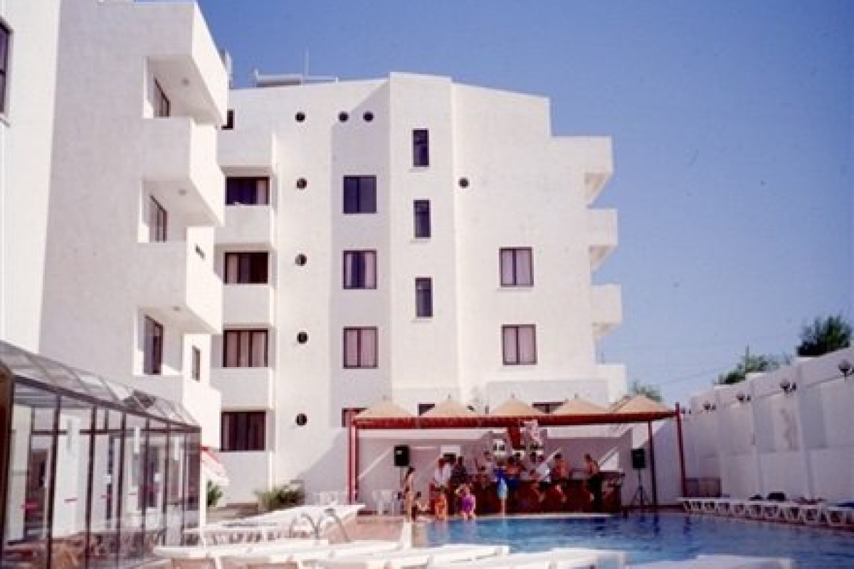 TUNTAS SUITES ALTINKUM APART