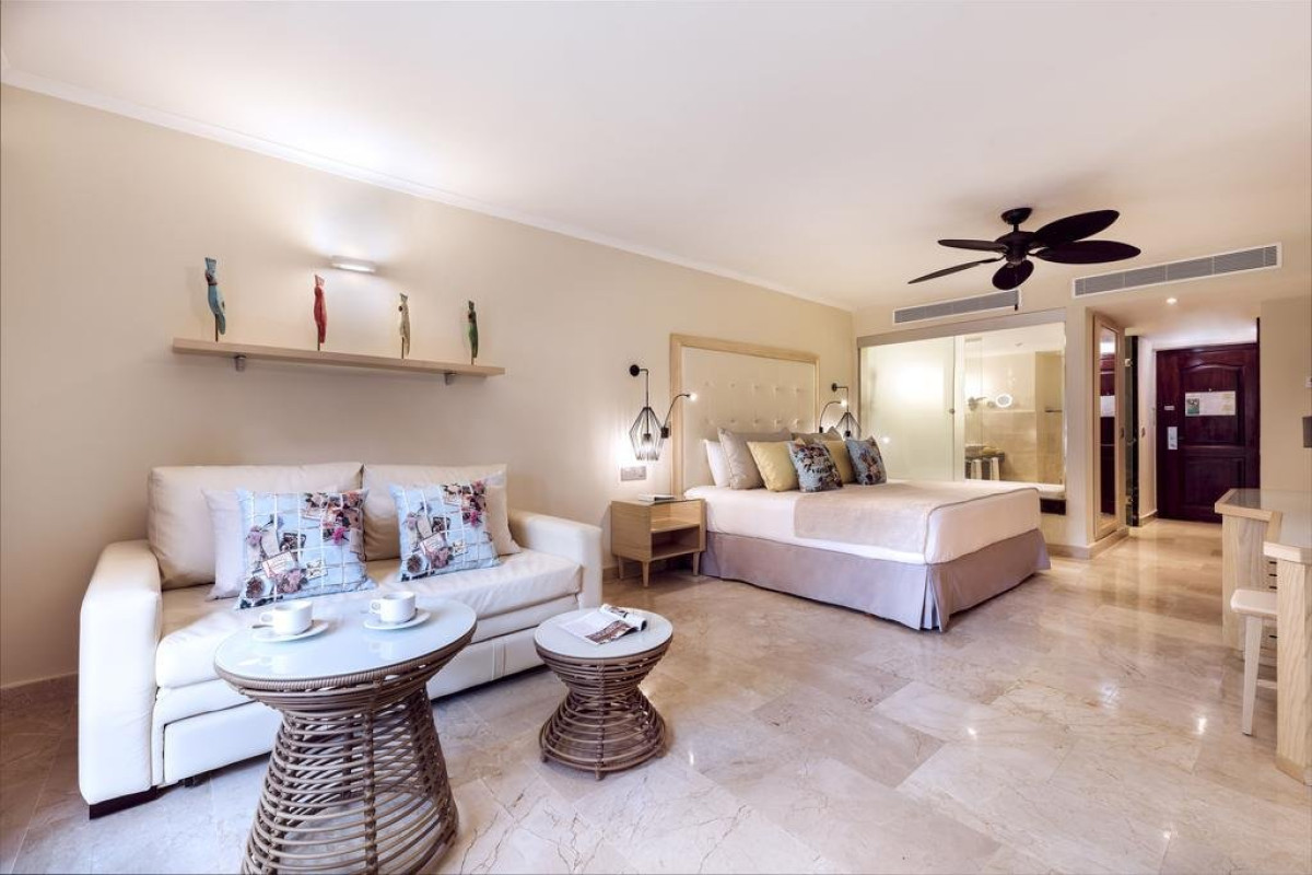 GRAND PALLADIUM PALACE RESORT AND SPA