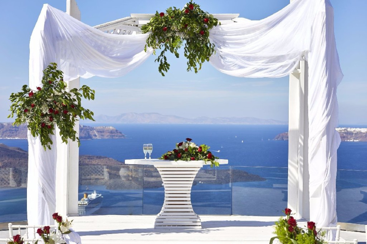 Suites of the Gods Cave Spa Hotel (Megalochori - Santorini)