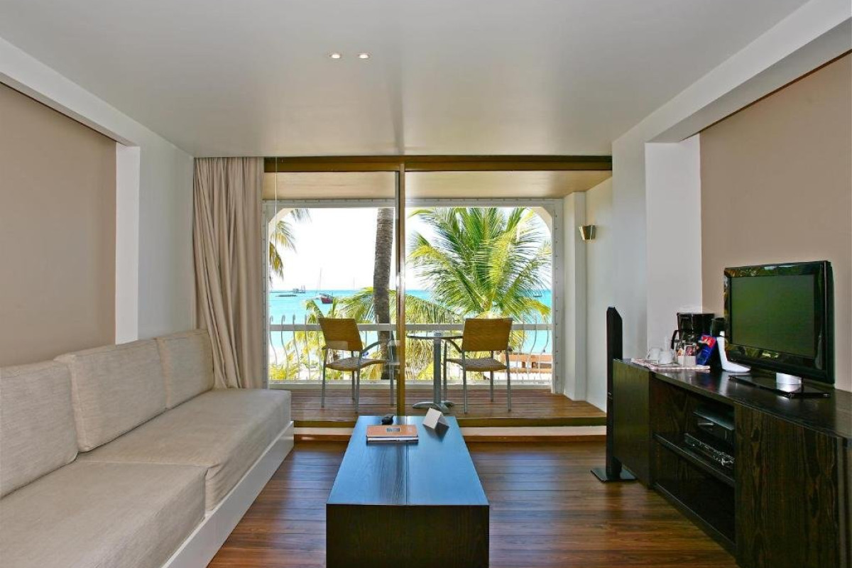 Holland House Beach Hotel