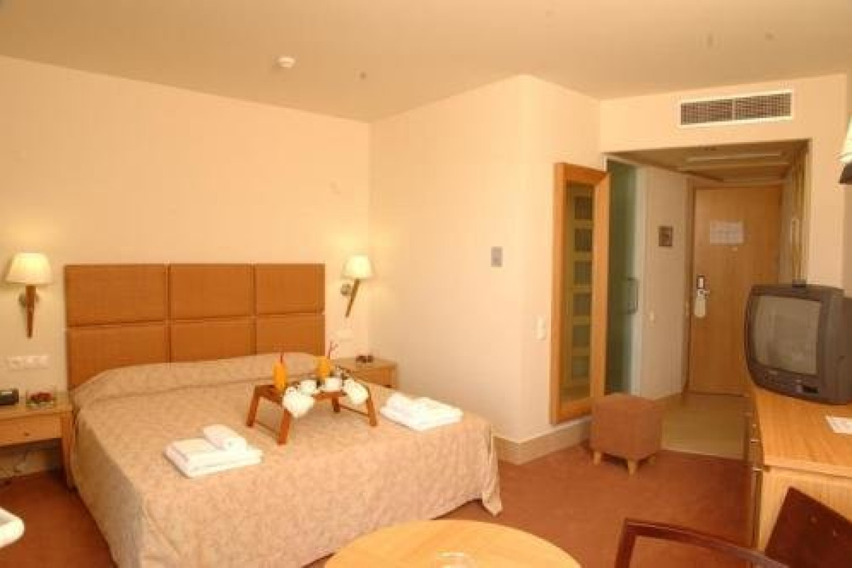 Minos Hotel (K)