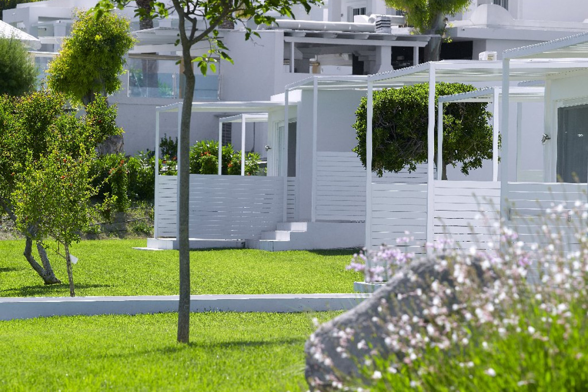 Dimitra Beach Hotel and Suites (Agios Fokas)