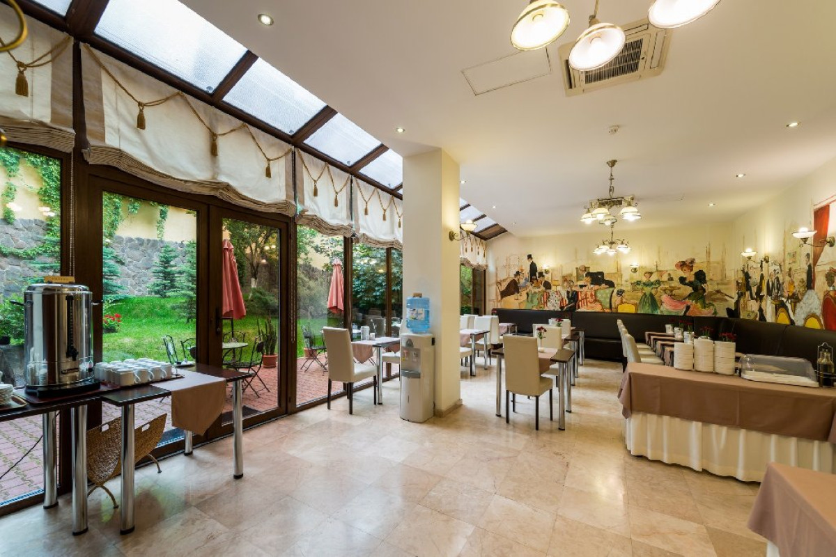 Hotel COROANA BRASOVULUI