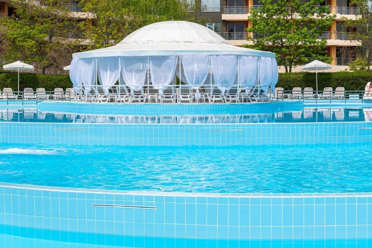 I Hotel