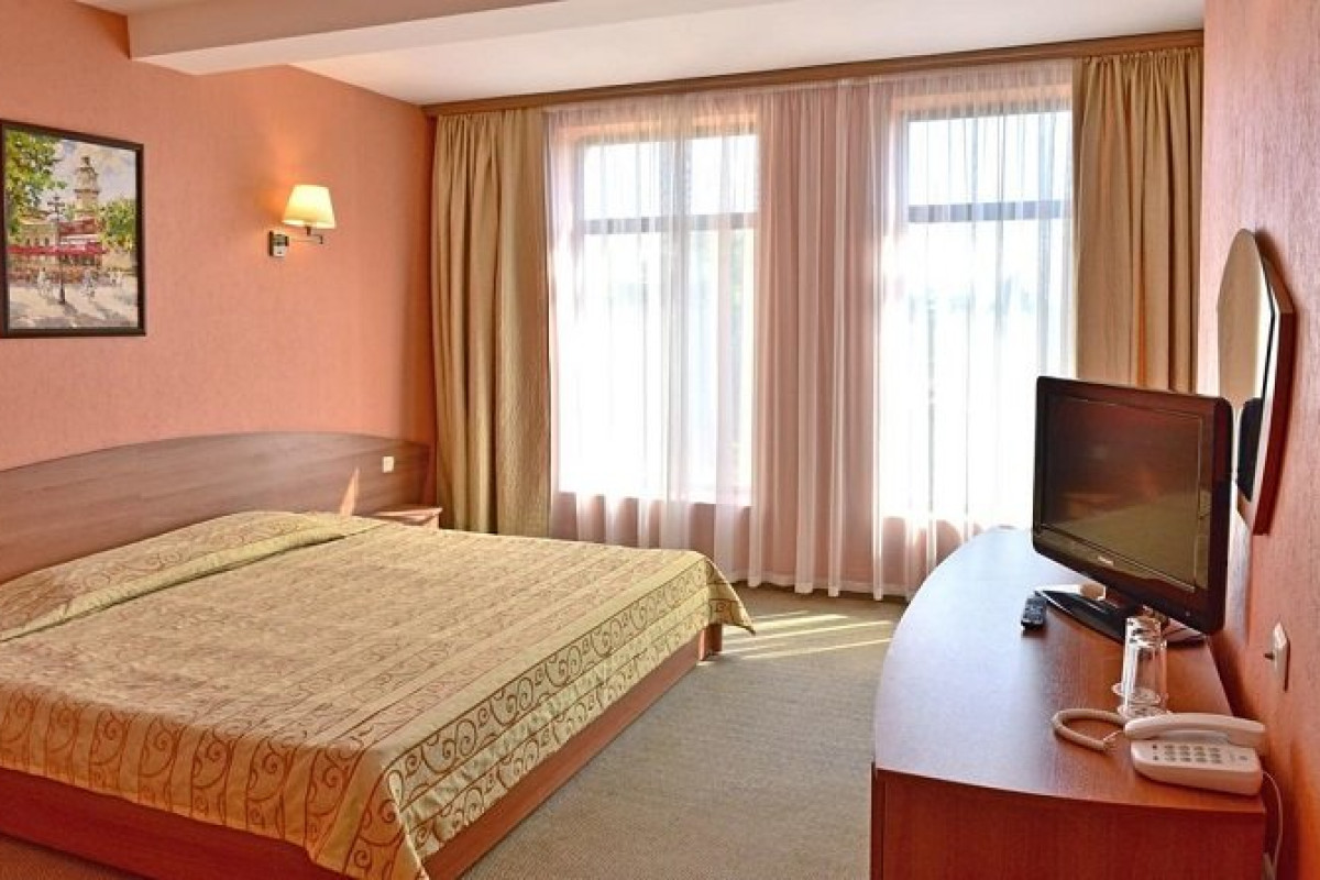 ESTREYA PALACE RESIDENCE