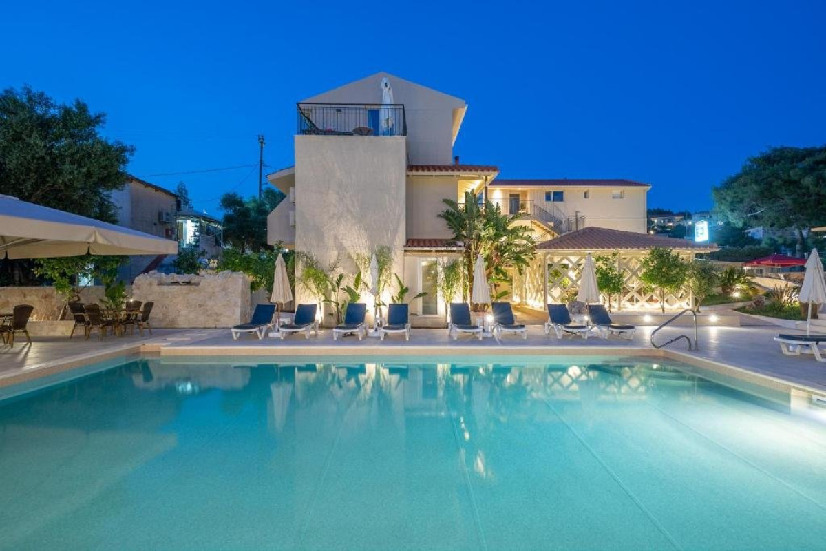 Makris Yialos Apartments