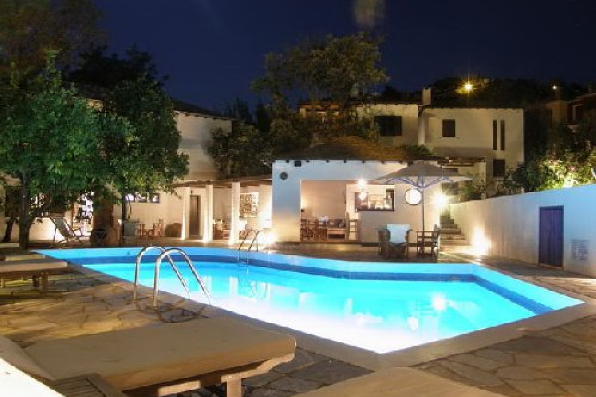 Aeolos studios & apartments