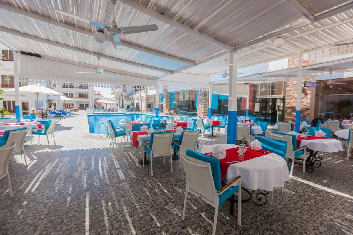 MARLIN INN AZUR BEACH RESORT
