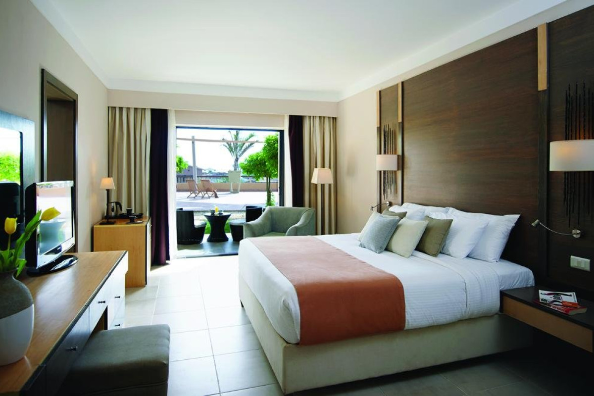 Coral Sea Aqua Club Resort